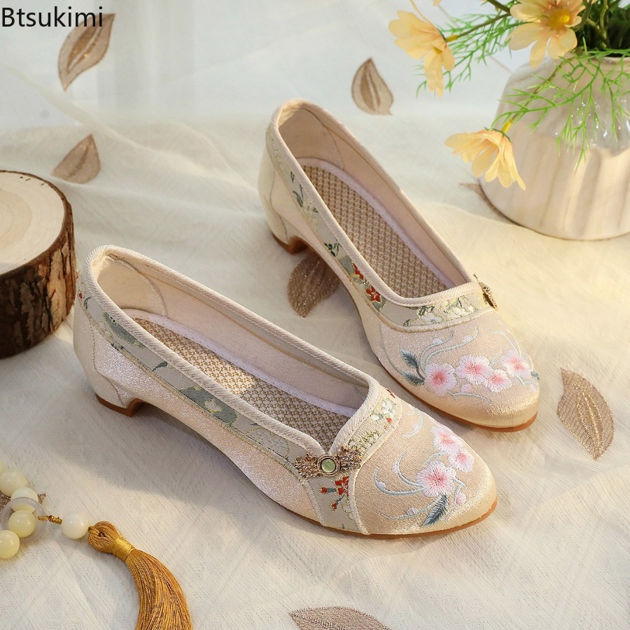 2026 New Women's Shoes Ethnic  - Embroidery Simple 评论和价格