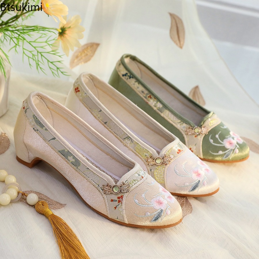 2026 New Women's Shoes Ethnic  - Embroidery Simple 评论和价格