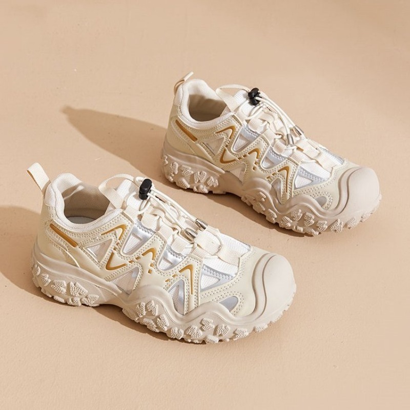 Ladies Outdoor Trekking Sneake - Embroidery Garments 评论和价格